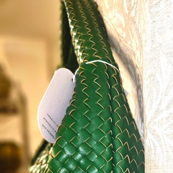 NWT intrecciato Melie Bianco Brigitte emerald green knotted vegan hobo bag - Picture 6 of 13